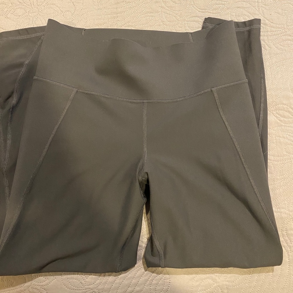 Compression workout leggings